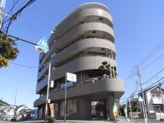 �_�ސ쌧���{��s����2����8-14�̃}���V�����̌����O��