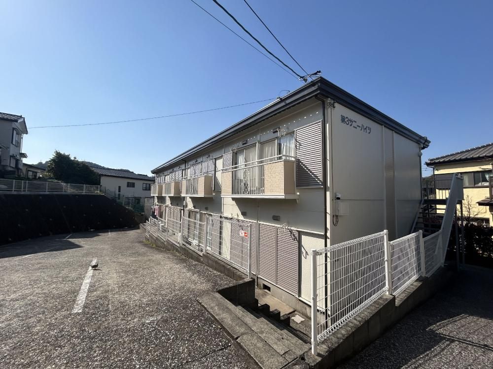 �_�ސ쌧���{��s����3����13-7�̃A�p�[�g�̌����O��